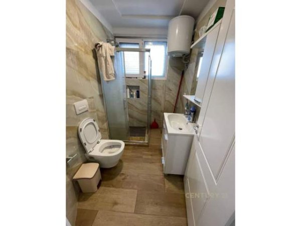 Tirane, shitet apartament 1+1+BLK Kati 5, 73 m² 135.000 Euro (Kopshti Zoologjik, Liqeni i Thatë)