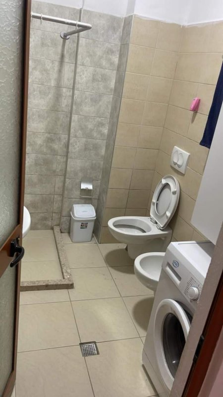 Tirane, jepet me qera apartament 1+1+BLK Kati 1, 63 m² 40.000 Leke (Rruga e Dibres)