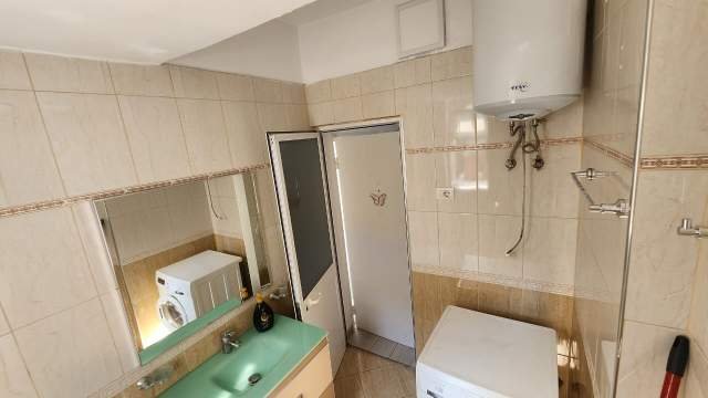 Tirane, jepet me qera apartament 1+1+BLK Kati 3, 70 m² 45.000 Leke (barrikada)