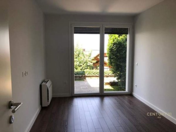 Tirane, ofert Vile 2 Katshe Kati 2, 920 m² 2.800 Euro (Tirana, Albania)