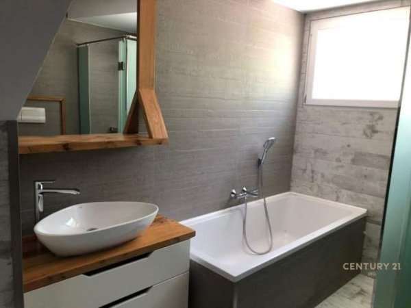 Tirane, ofert Vile 2 Katshe Kati 2, 920 m² 2.800 Euro (Tirana, Albania)