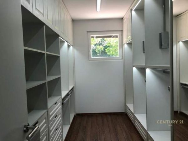 Tirane, ofert Vile 2 Katshe Kati 2, 920 m² 2.800 Euro (Tirana, Albania)