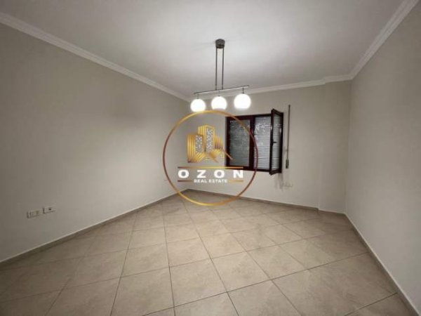 Tirane, jepet me qera apartament 2+1+A+BLK Kati 2, 106 m² 800 Euro (RRUGA E KAVAJES)
