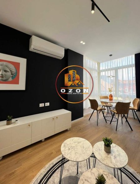 Tirane, jepet me qera garsonier 1+1 Kati 3, 34 m² 450 Euro (KOMUNA E PARISIT)