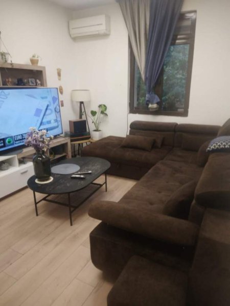 Tirane, jepet me qera shtepi 1+1+A Kati 2, 70 m² 500 Euro (rruga Sulejman Delvina)