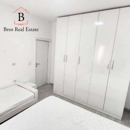 Tirane, jepet me qera apartament 1+1+BLK 45.000 Leke (Rruga e Barrikadave)