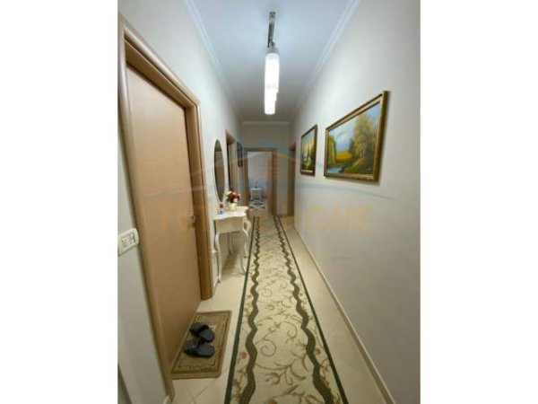 Tirane, shitet apartament Kati 1, 97 m² 160.000 Euro (Selitë)