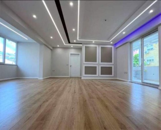 Tirane, shes apartament 2+1 117 m² 220.000 Euro (Petro Nini, Tirane e Re)