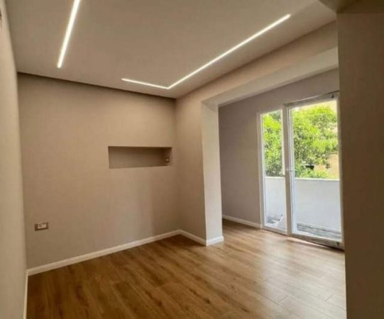 Tirane, shes apartament 2+1 117 m² 220.000 Euro (Petro Nini, Tirane e Re)