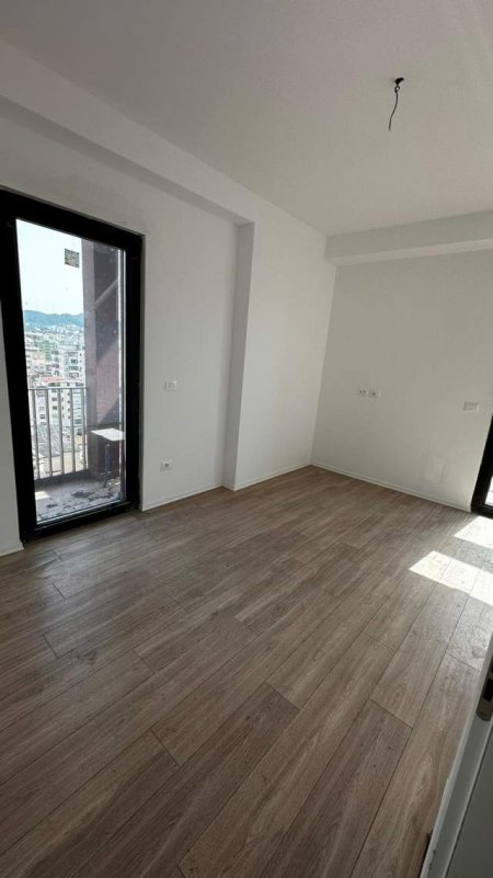 Tirane, shitet apartament 3+1+A+BLK Kati 9, 160 m² 288.000 Euro (Rruga Kavajes)