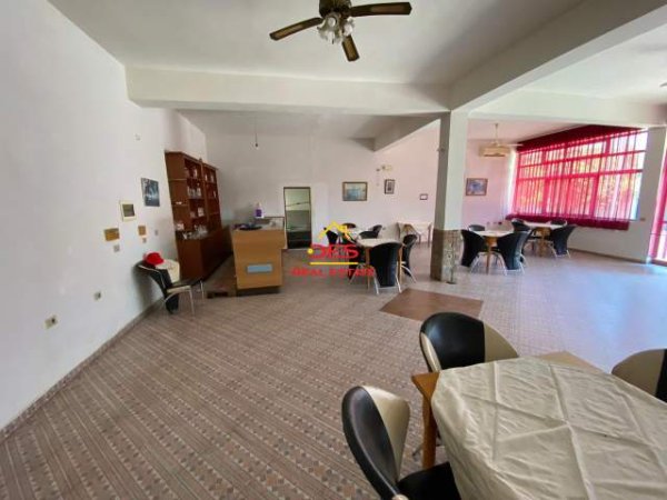 Vlore, jepet me qera lokal Kati 0, 155 m² 300 Euro (Rruga Sokrat Lleka,Vlore)