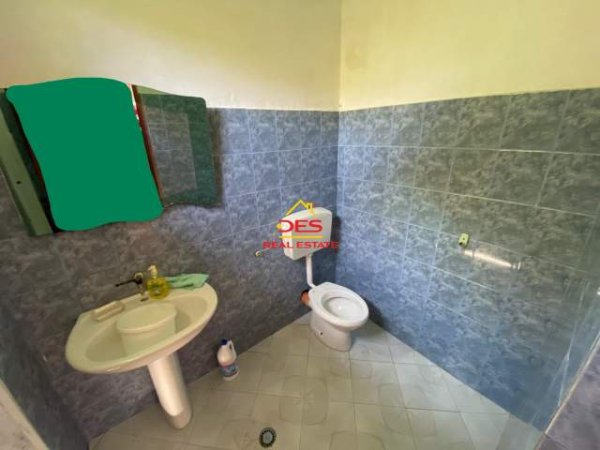 Vlore, jepet me qera lokal Kati 0, 155 m² 300 Euro (Rruga Sokrat Lleka,Vlore)