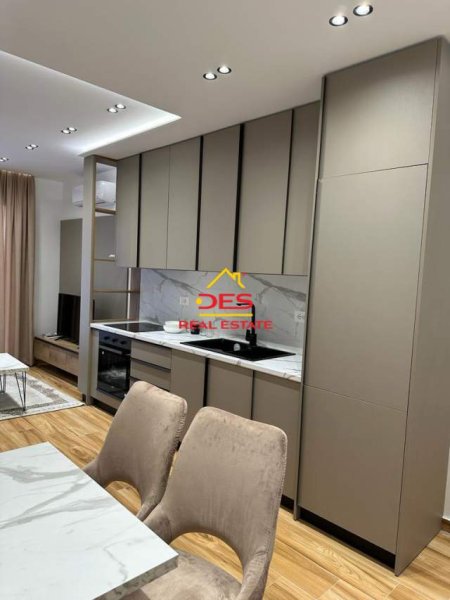 Vlore, jepet me qera apartament Kati 2, 80 m² 500 Euro (Bulevardi Isamil Qemali, Vlorë)