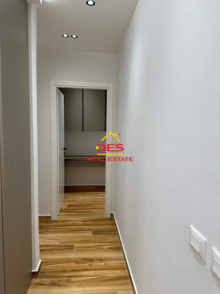 Vlore, jepet me qera apartament Kati 2, 80 m² 500 Euro (Bulevardi Isamil Qemali, Vlorë)
