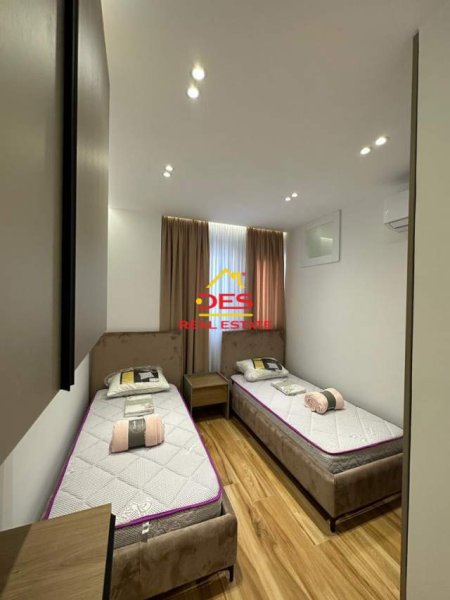 Vlore, jepet me qera apartament Kati 2, 80 m² 500 Euro (Bulevardi Isamil Qemali, Vlorë)