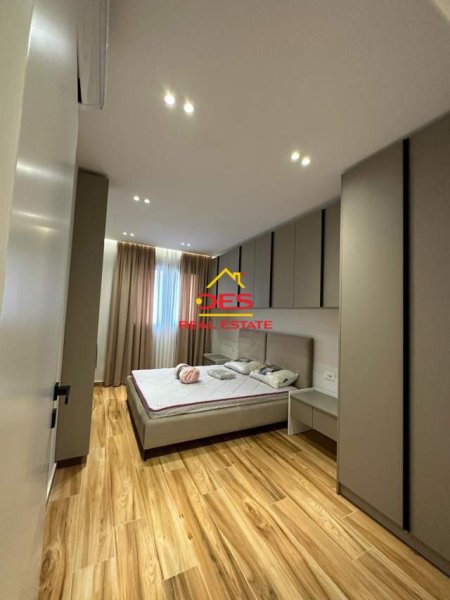 Vlore, jepet me qera apartament Kati 2, 80 m² 500 Euro (Bulevardi Isamil Qemali, Vlorë)