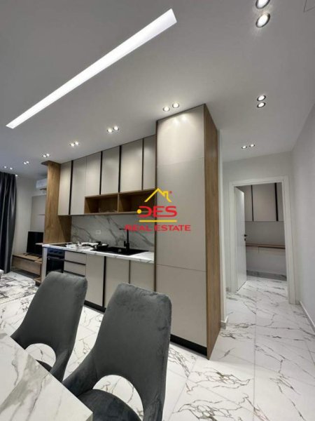 Vlore, jepet me qera apartament Kati 2, 80 m² 500 Euro (Bulevardi Isamil Qemali, Vlorë)