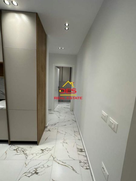 Vlore, jepet me qera apartament Kati 2, 80 m² 500 Euro (Bulevardi Isamil Qemali, Vlorë)