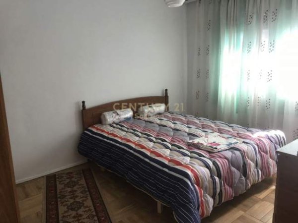 Tirane, jap me qera apartament 1+1 Kati 4, 270  (vorri bomit)