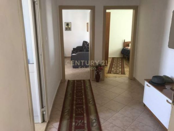 Tirane, jap me qera apartament 1+1 Kati 4, 270  (vorri bomit)