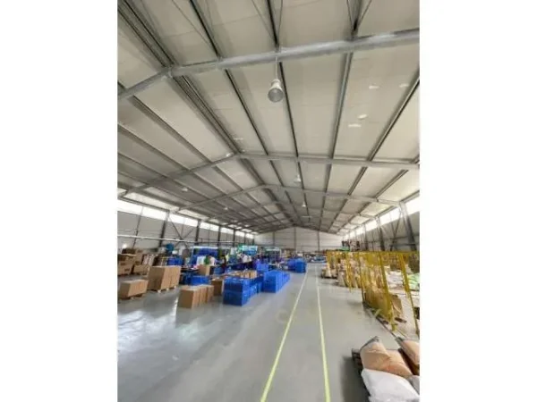 Tirane, jepet me qera ambjent biznesi Kati 0, 3.200 m² 5.000 Euro (VAQARR, TIRANE)