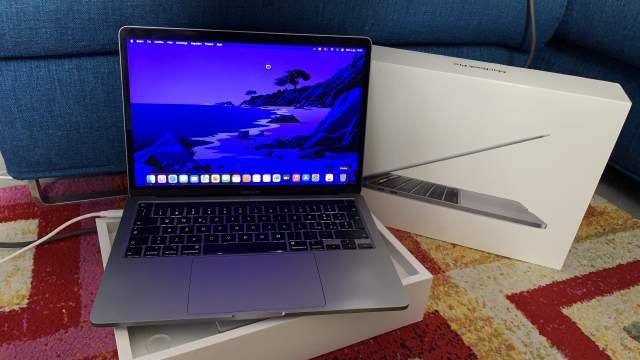 Elbasan, shes Laptop MacBook Pro 13” viti 2020 750 Euro