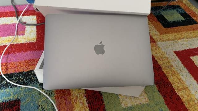 Elbasan, shes Laptop MacBook Pro 13” viti 2020 750 Euro