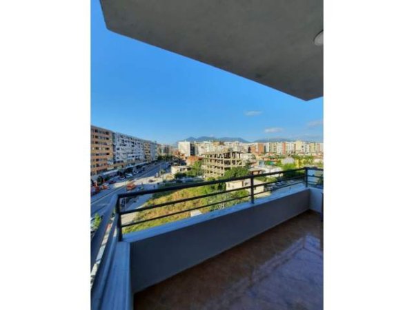 Tirane, apartament Kati 4, 70 m² 320 Euro (Astir prane Grejs Bar.)