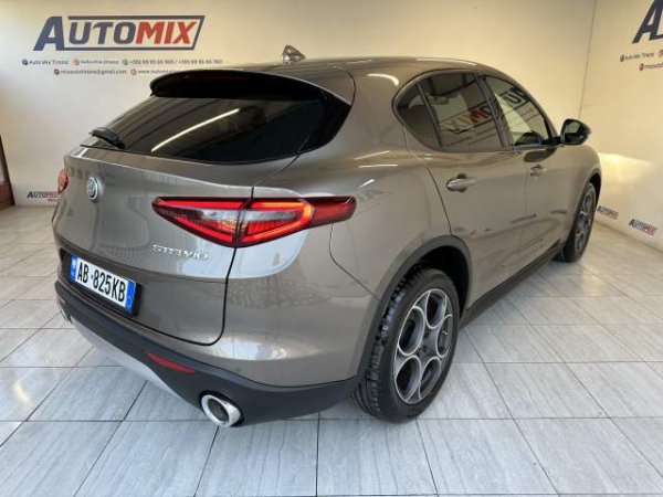 Tirane, shes xhip Alfa Romeo stelvio Viti 2017, 27.900 Euro