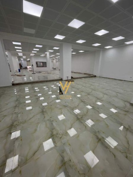 Tirane, jepet me qera ambjent biznesi Kati 0, 1.330 m² 5.985 Euro (STACIONI I FUNDIT I PORCELANIT, FRESK)