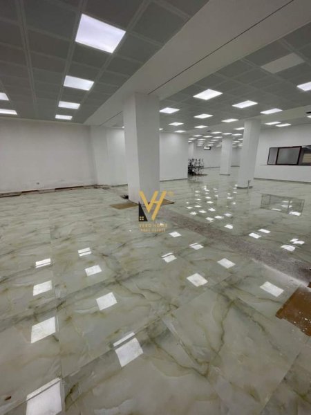 Tirane, jepet me qera ambjent biznesi Kati 0, 1.330 m² 5.985 Euro (STACIONI I FUNDIT I PORCELANIT, FRESK)