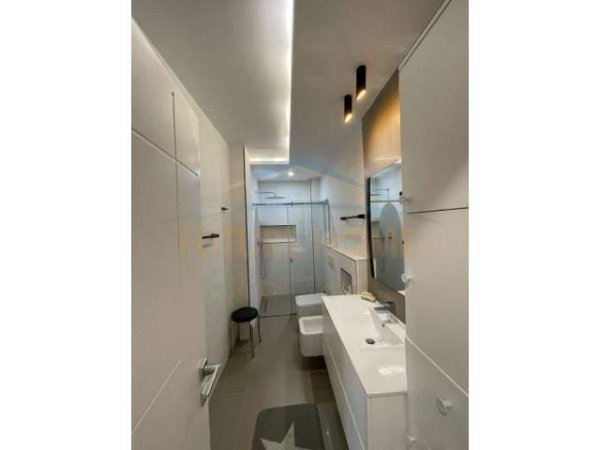 Tirane, ofert apartament Kati 6, 145 m² 950 Euro (shallvaret)