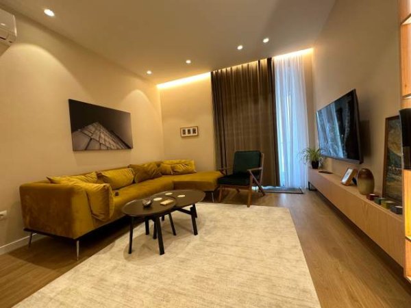 Tirane, jepet me qera apartament 1+1 Kati 4, 70 m² 700 Euro (Liqeni i Thatë)