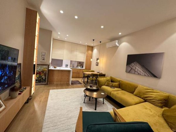 Tirane, jepet me qera apartament 1+1 Kati 4, 70 m² 700 Euro (Liqeni i Thatë)