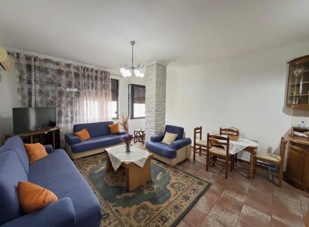Tirane, jepet me qera apartament 2+1 Kati 8, 90 m² 600 € (Rruga Xhemal Tafaj)
