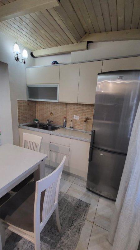 Tirane, jepet me qera apartament 2+1 Kati 3, 120 m² 550 € (Rruga e Elbasanit)
