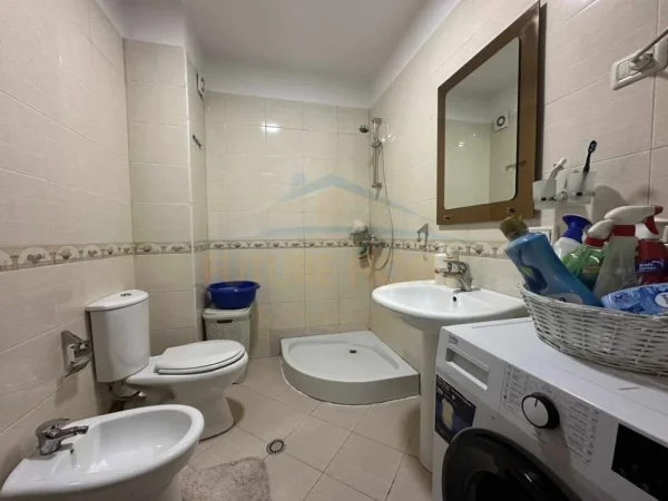 Tirane, jepet me qera apartament 1+1+Ballkon Kati 2, 64 m² 550 € (Mine Peza)