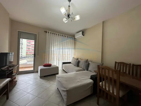 Tirane, jepet me qera apartament 1+1+Ballkon Kati 2, 64 m² 550 € (Mine Peza)
