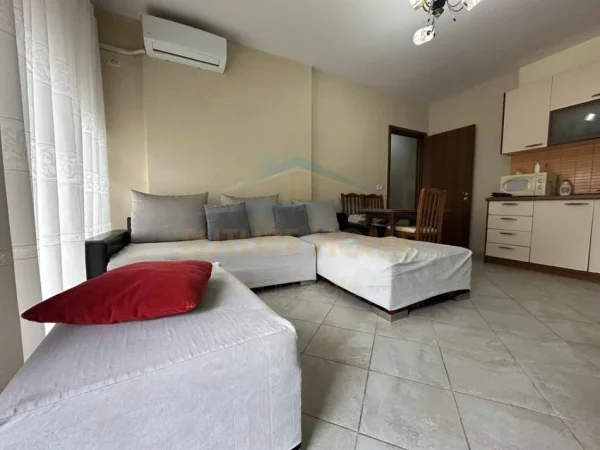 Tirane, jepet me qera apartament 1+1+Ballkon Kati 2, 64 m² 550 € (Mine Peza)