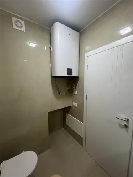 Tirane, jepet me qera ambjent biznesi Kati 0, 50 m² 600 € (sheshi willson)