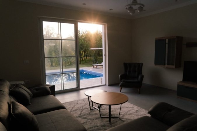 Tirane, jepet me qera Vile 1 Katshe Kati 0, 5.000 m² 1.000 € (Baldushk)