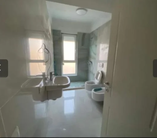 Tirane, jepet me qera apartament 3+1 Kati 2, 100 m² 650 € (5 maji)