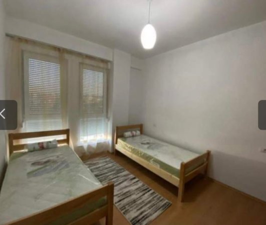 Tirane, jepet me qera apartament 3+1 Kati 2, 100 m² 650 € (5 maji)