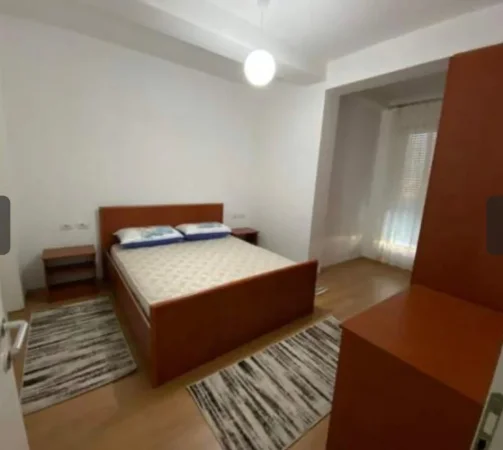 Tirane, jepet me qera apartament 3+1 Kati 2, 100 m² 650 € (5 maji)