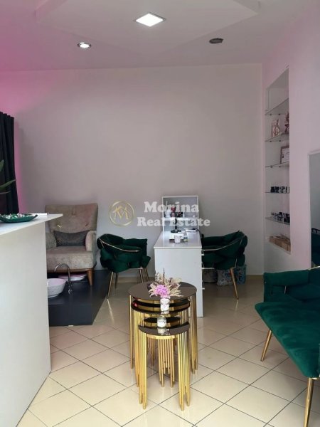 Tirane, jepet me qera ambjent biznesi Kati 1, 25 m² 350 € (Rruga Hoxha Tahsim)