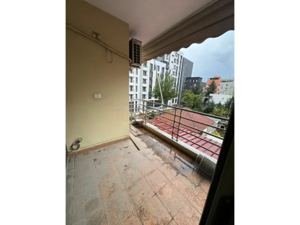 Tirane, shitet apartament 2+1+Ballkon Kati 7, 103 m² 258.000 € (21 Dhjetori)