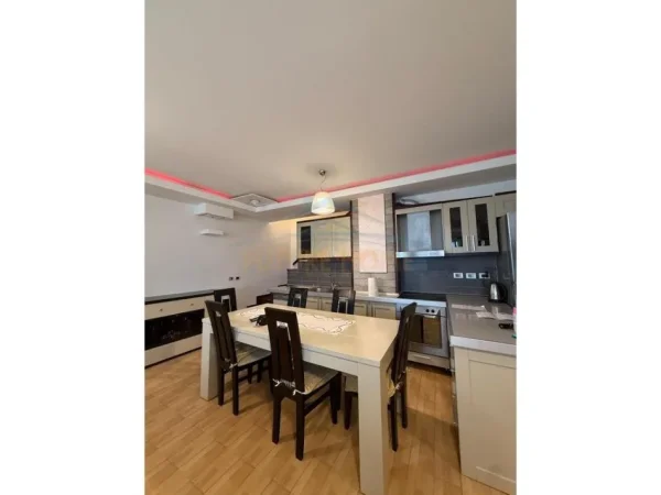 Tirane, shitet apartament duplex Dublex Kati 3, 125 m² 250.000 € (Rezidenca Kodra e Diellit 1)