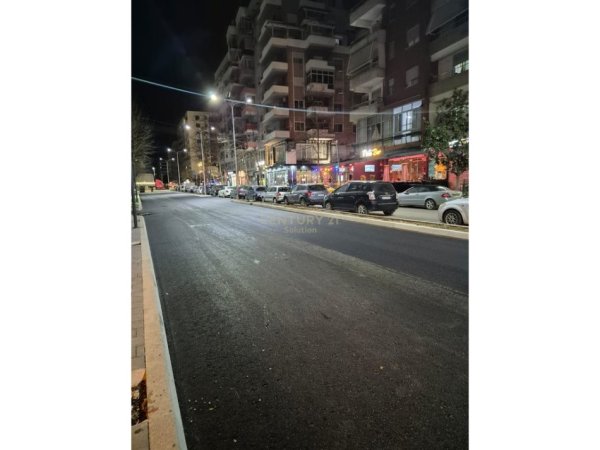 Tirane, jepet me qera ambjent biznesi Kati 0, 52 m² 700 € (Astir)