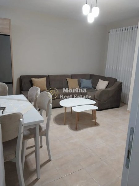 Tirane, jepet me qera apartament 1+1+Ballkon Kati 2, 70 m² 550 € (Komuna e Parisit)