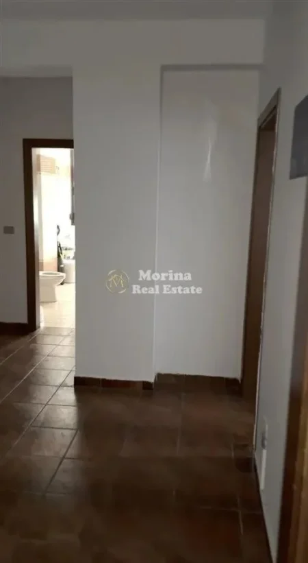 Tirane, jepet me qera ambjent biznesi Kati 2, 106 m² 800 € (Bulevardi Gjergj Fishta)